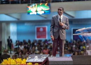 Read more about the article Welcome Charge | Bishop David Abioye | Crossover Service